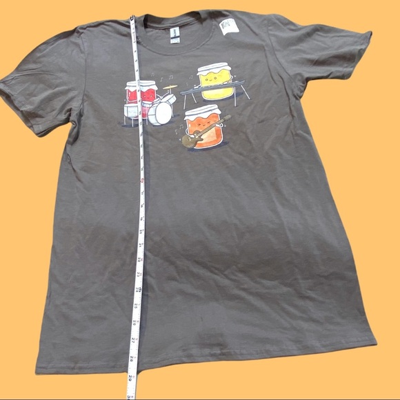 🟢5/$25 Character T-shirt - Picture 3 of 7